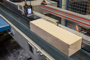 Automatische IPPC-Beschriftung auf der Schiebersäge