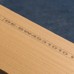 Automatische IPPC-Beschriftung auf der Schiebersäge